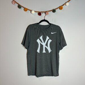 Nike Dri-Fit New York Yankees tee